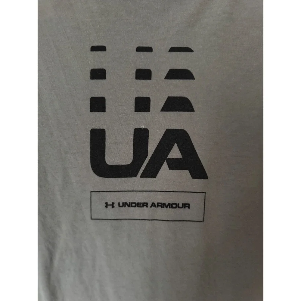 Under Armour Long Sleeved T‎ Shirt